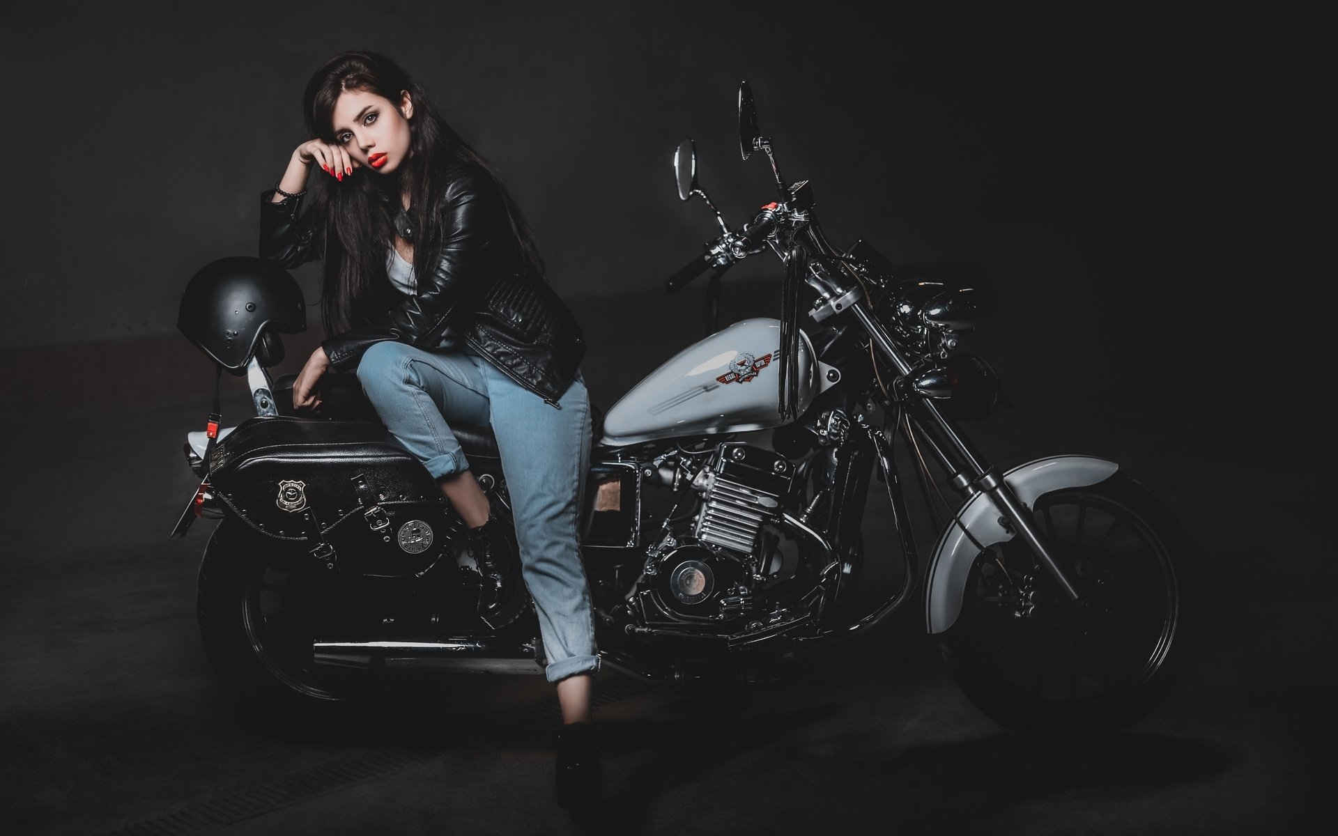 Biker girls: style and drive in Zhuji