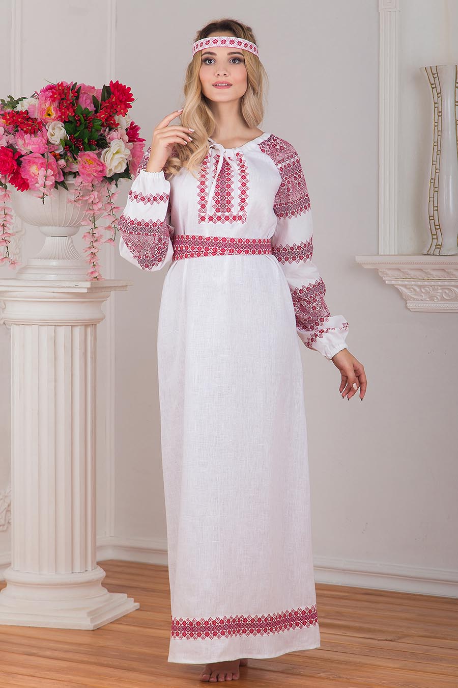 Women in Slavic costumes in Zhuji