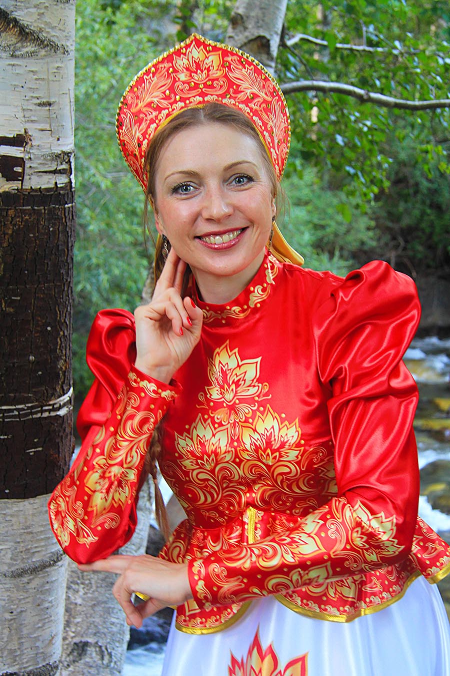 Women in Slavic costumes in Zhuji