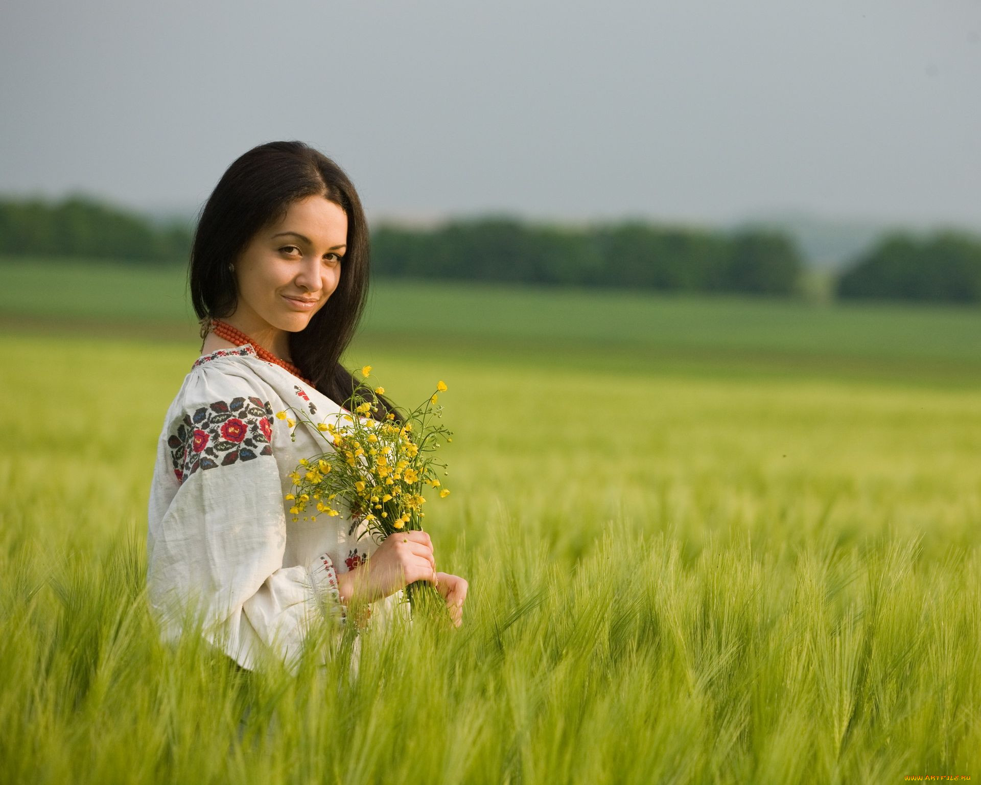 Women in Slavic costumes in Zhuji
