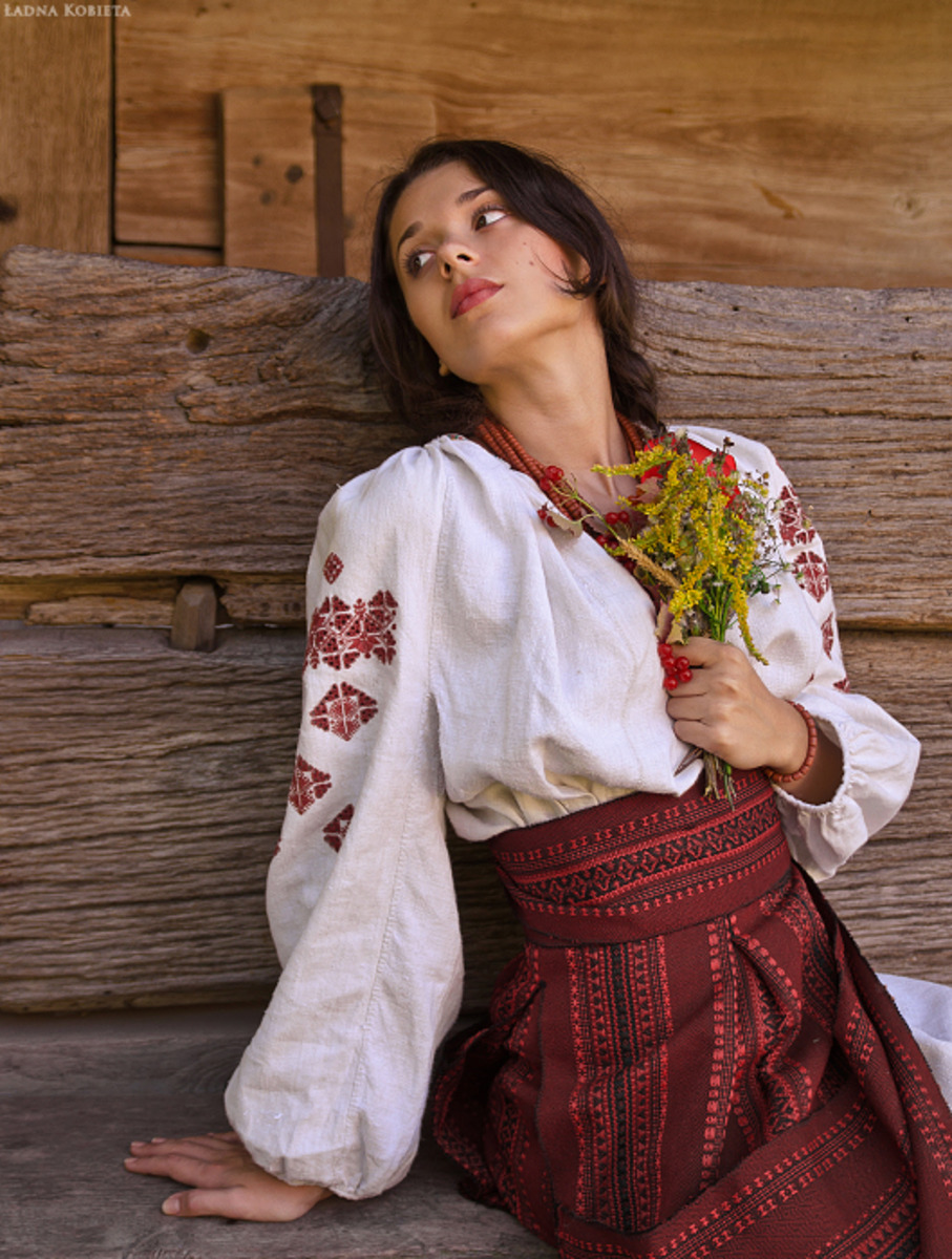 Girls in Slavic costumes in Zhuji