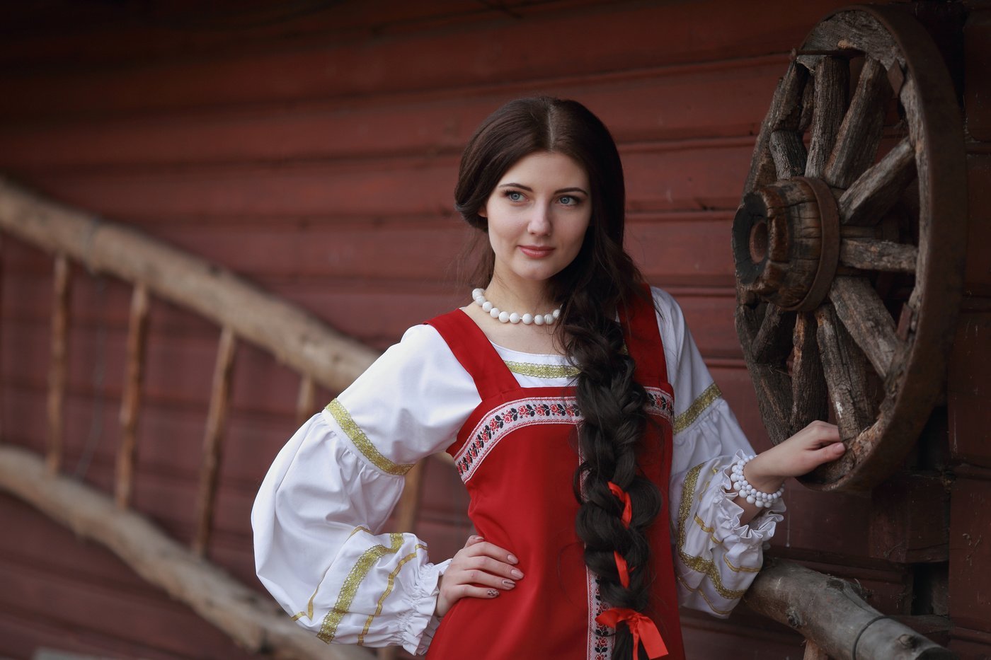 Girls in Slavic costumes in Zhuji