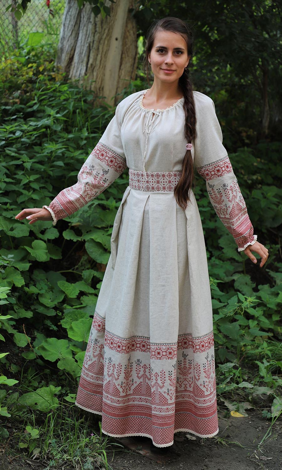 Girls in Slavic costumes in Zhuji