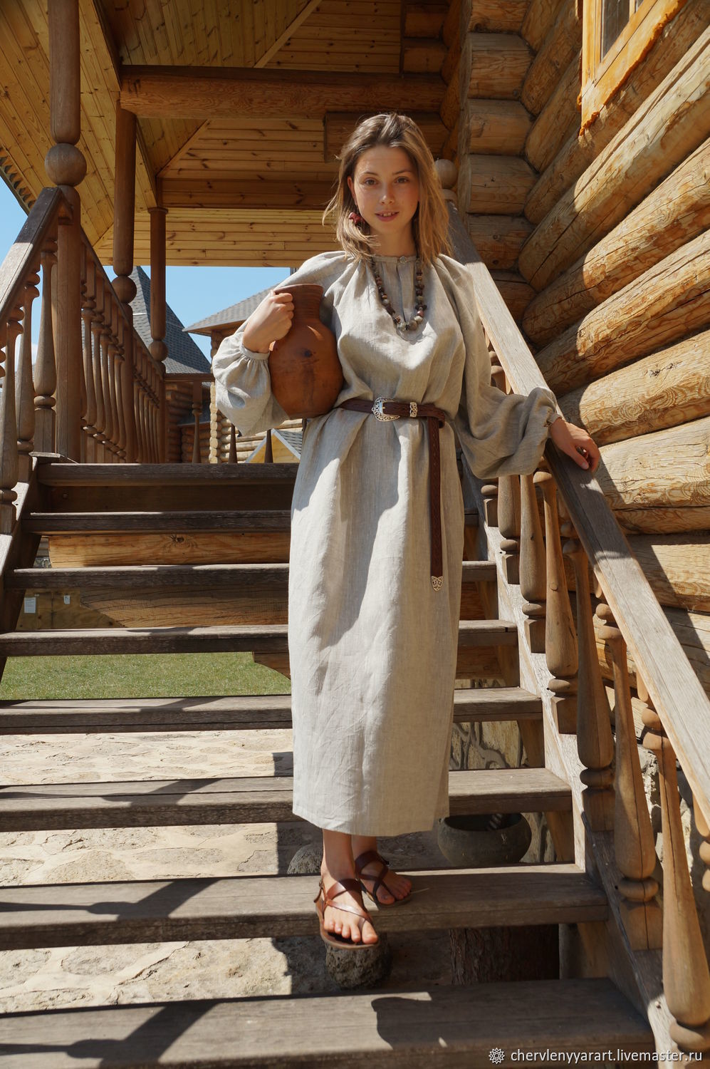 Girls in Slavic costumes in Zhuji